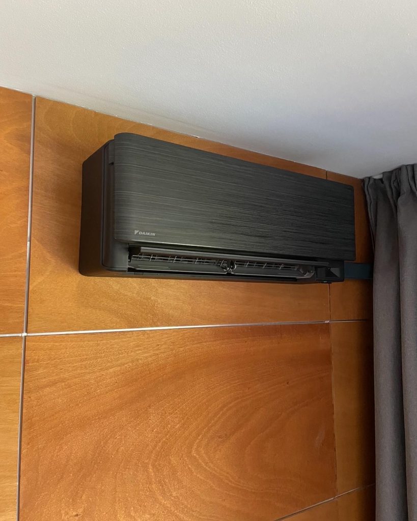 zwarte airco Daikin